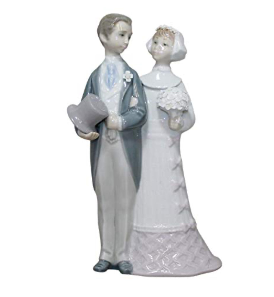 Lladro - Bride & Groom Wedding Couple Porcelain Figurine