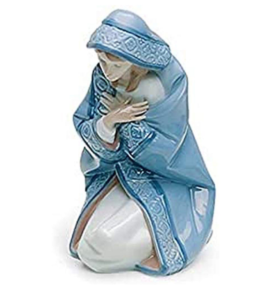 Lladro - Virgin Mary Porcelain Figurine