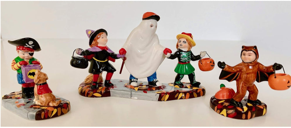 Department 56 - Snow Village - Trick-Or-Treat Kids