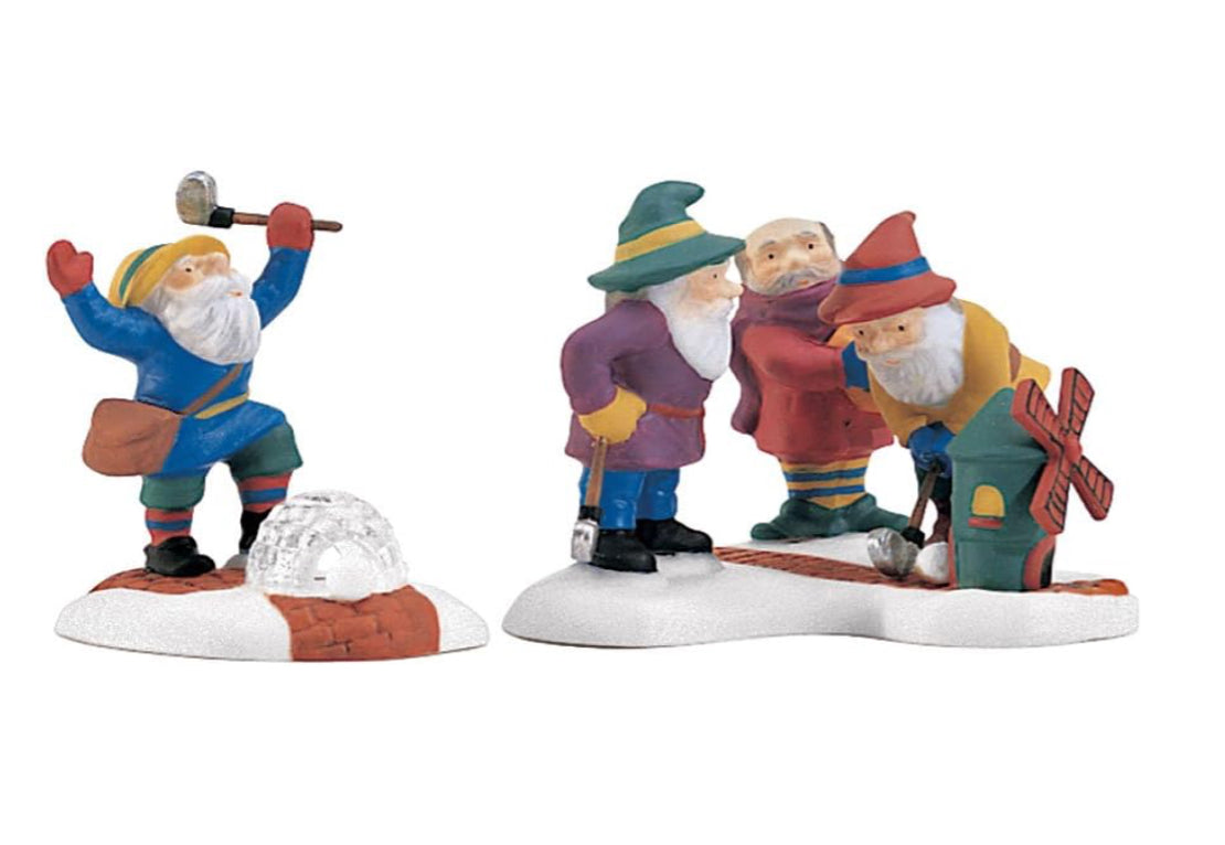 Department 56 - North Pole Village - Tee Time Elves